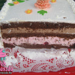 Tejszínes csokoládés-málnás joghurtos torta