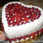 Epres-túrós-tejszínes szív torta